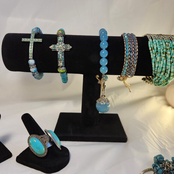 Lot of 17 Pieces of Turquoise Blue Fashion Jewelry - Picture 9 of 11